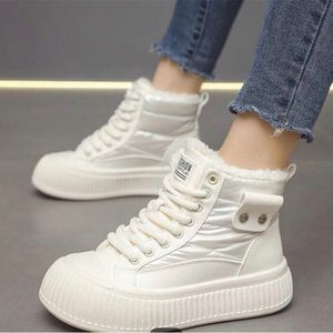 Fashion high top boots Sz 7 Women’s Brand New